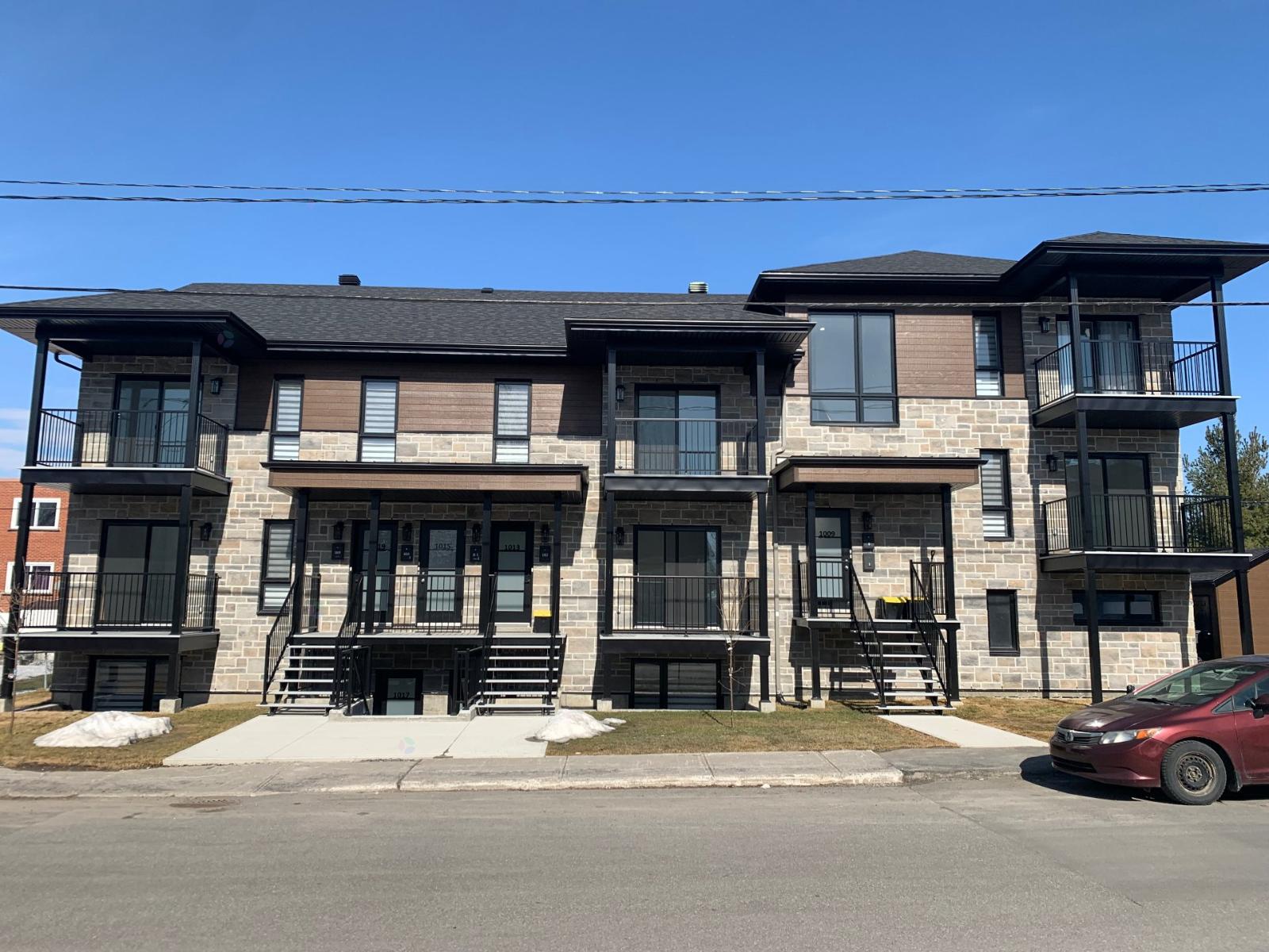 1009 Av. Rose-de-Lima