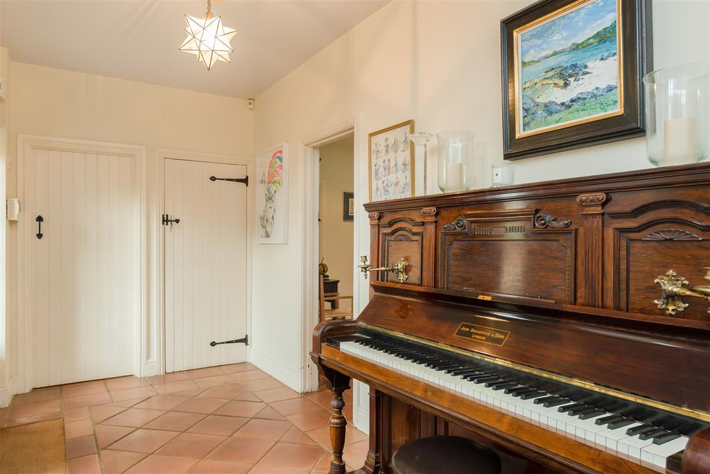 Additional image 14 of 5 bed detached house for saleThe Woodlands, Chesterton, Oxfordshire OX26