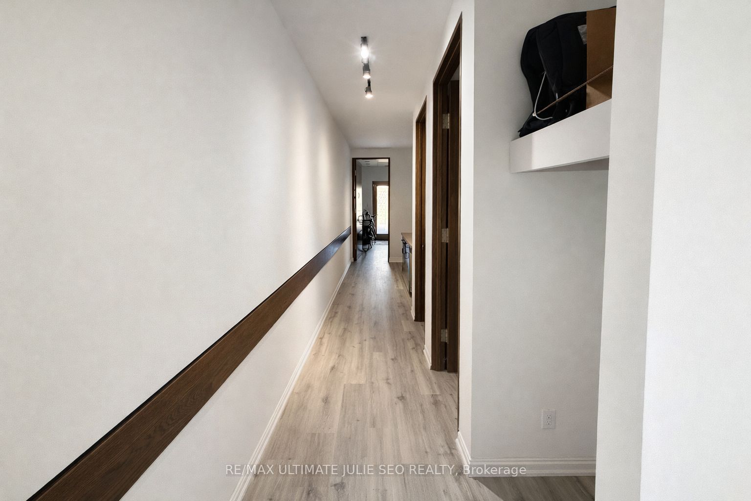 Additional image 4 of 1611 Bloor Street W, Toronto, ON, M6P 1A6