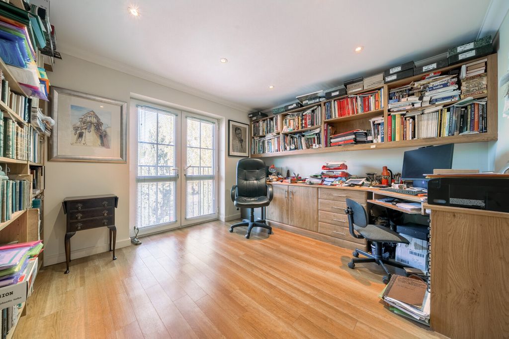 Additional image 9 of 3 bed flat for saleOverbury Avenue, Beckenham BR3