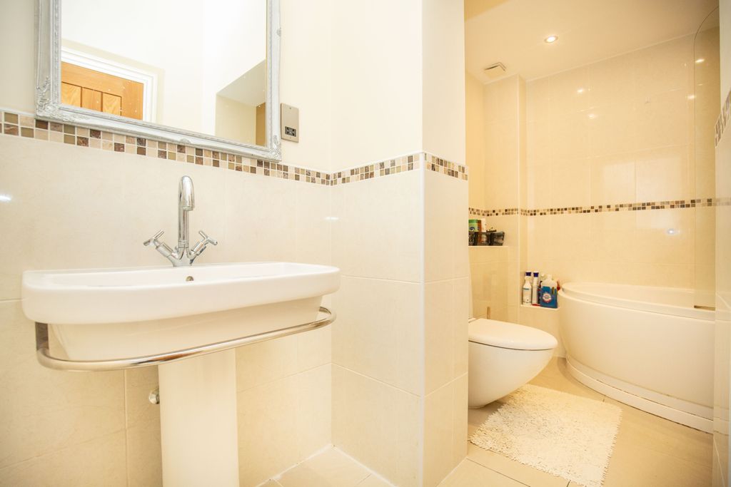 Additional image 7 of 2 bed flat for saleOrchard House, Charlotte Way, Atherstone CV9