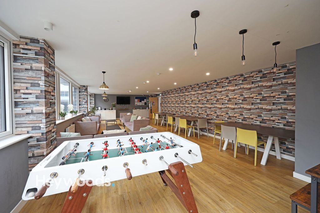 1 bed flat for saleThe Midway, Keele House ST5 photo 3