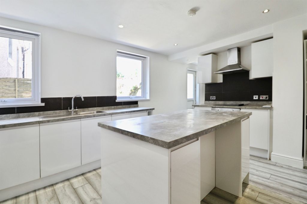 Additional image 6 of 5 bed semi-detached house for salePorthkerry Road, Barry CF62