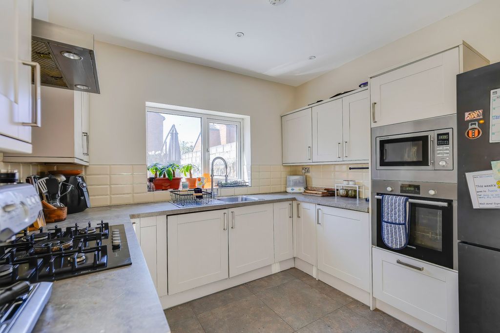 Additional image 11 of 4 bed terraced house for saleMackintosh Place, Roath, Cardiff CF24