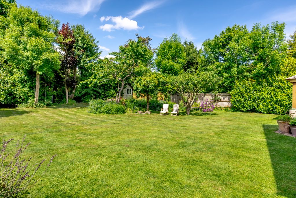 Additional image 20 of 6 bed detached house for saleBois Avenue, Chesham Bois, Amersham HP6