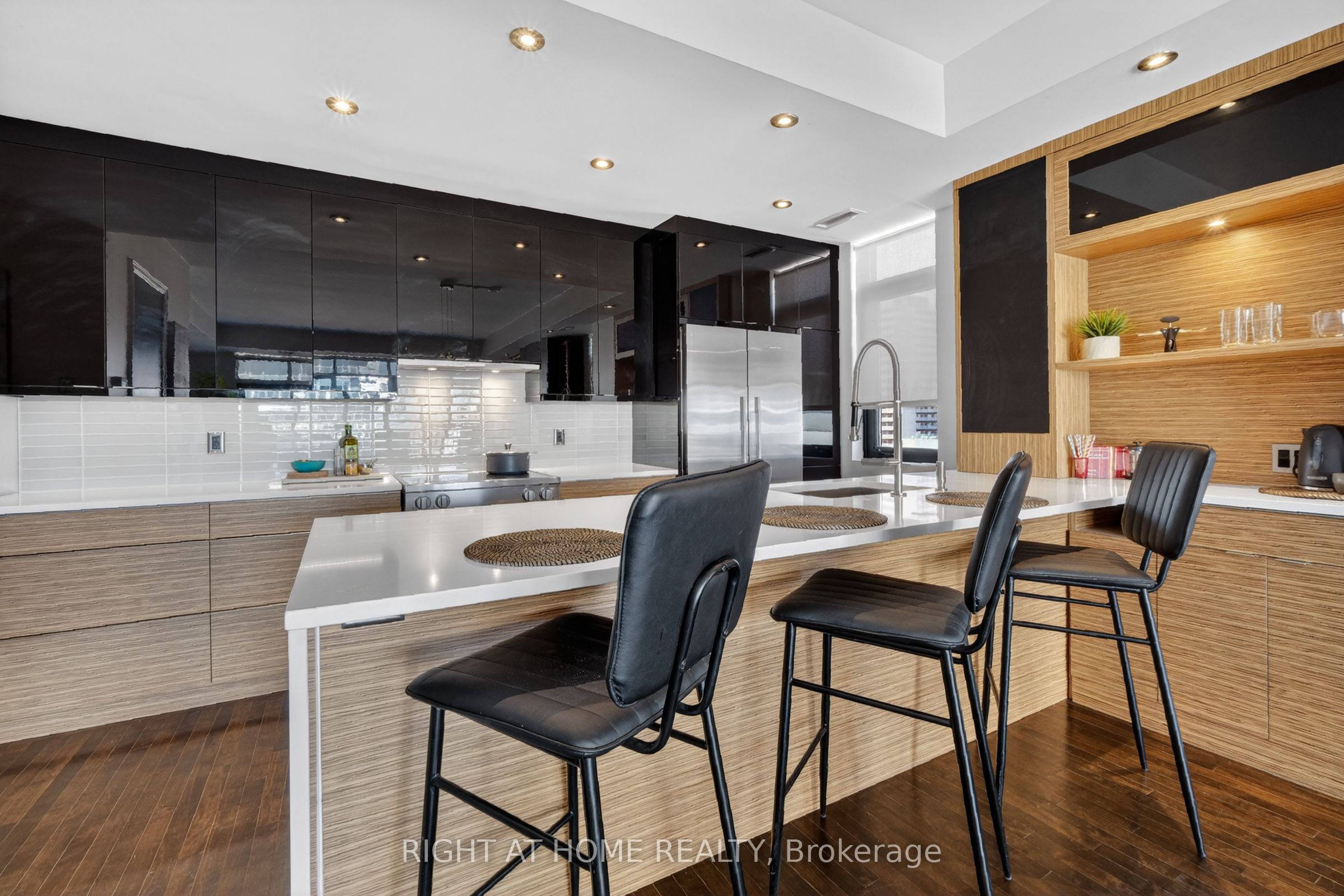 Additional image 6 of 901-374 Cooper Street, Ottawa, ON, K2P 2P4