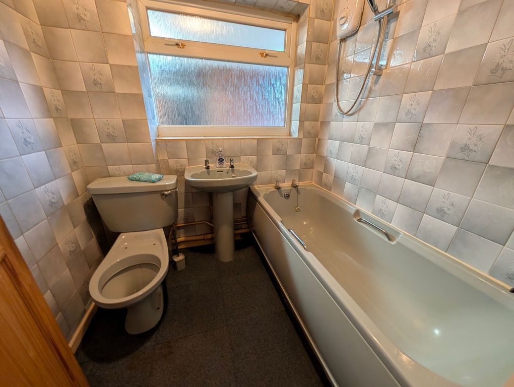 Additional image 5 of 2 bed flat for saleSaxon Road, Saxmundham IP17
