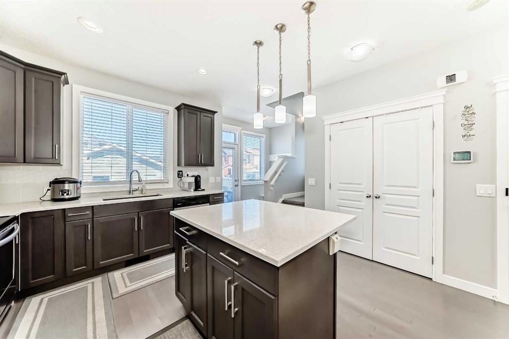 Additional image 4 of 392 Redstone Drive NE, Calgary, AB, T3N 0R1