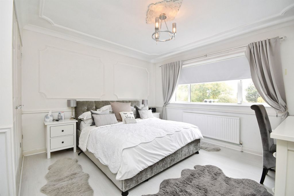 Additional image 17 of 4 bed detached house for saleNoak Hill Road, Billericay CM12