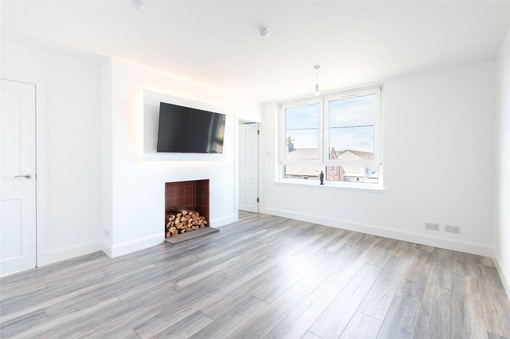 Additional image 2 of 3 bed flat for saleToll Road, Cellardyke, Anstruther, Fife KY10