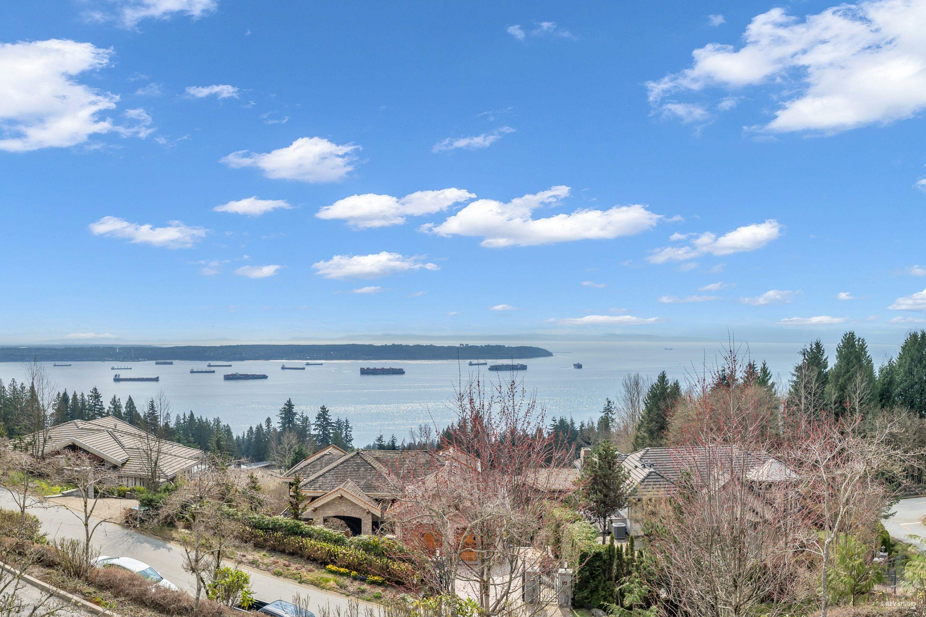 Additional image 2 of 102-2575 Garden Court, West Vancouver, BC, V7S 0A2