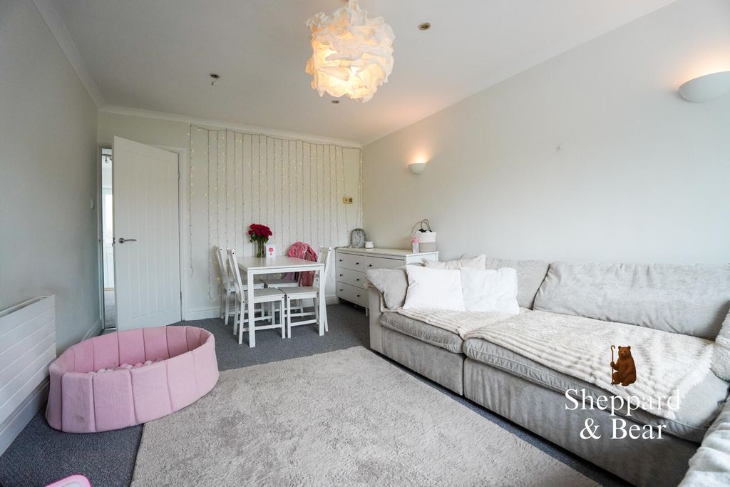 Additional image 5 of 2 bed flat for saleClarendon Road, Penylan, Cardiff CF23