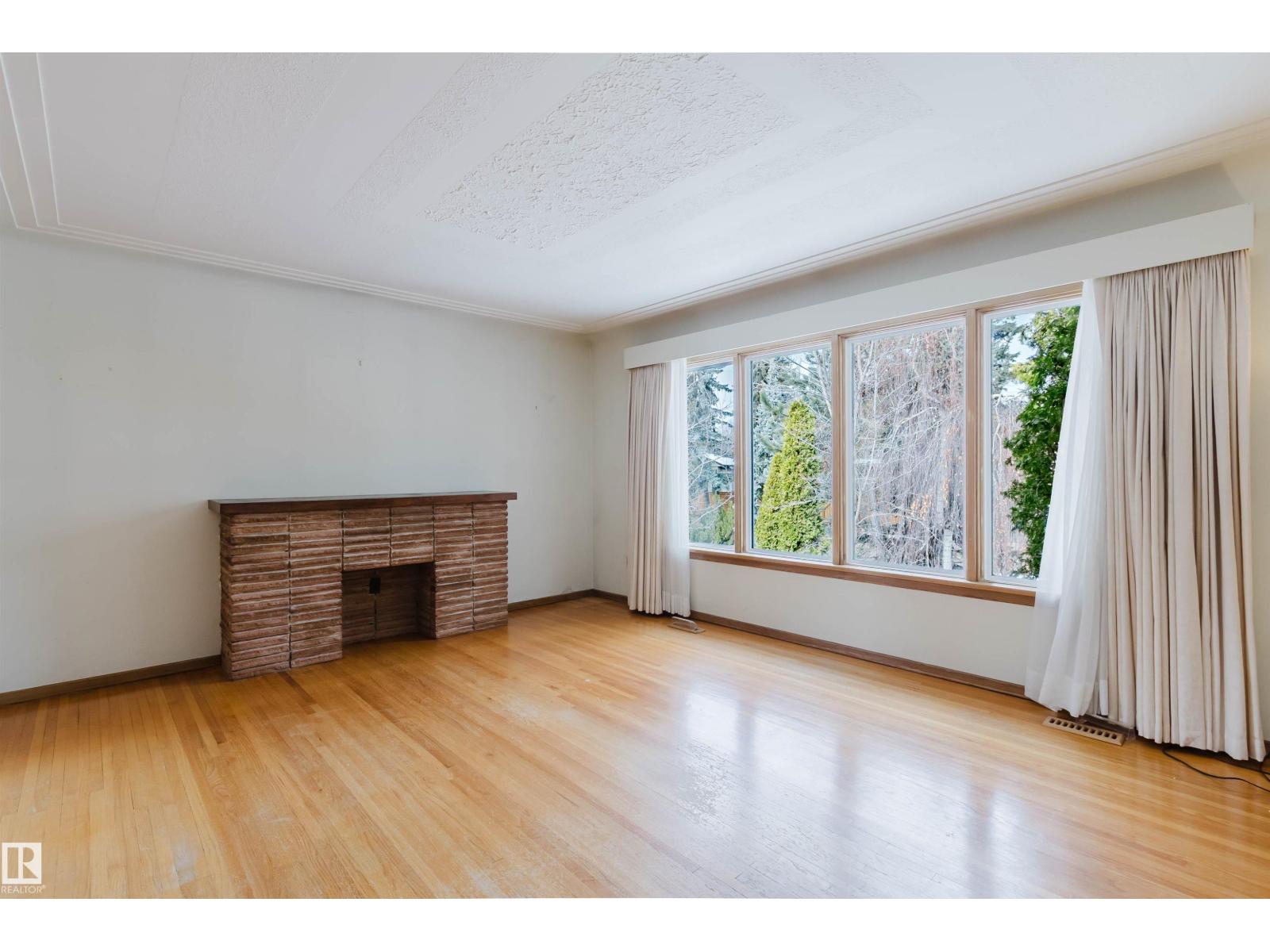Additional image 6 of 11815 76 Avenue NW, Edmonton, AB, T6G0L1