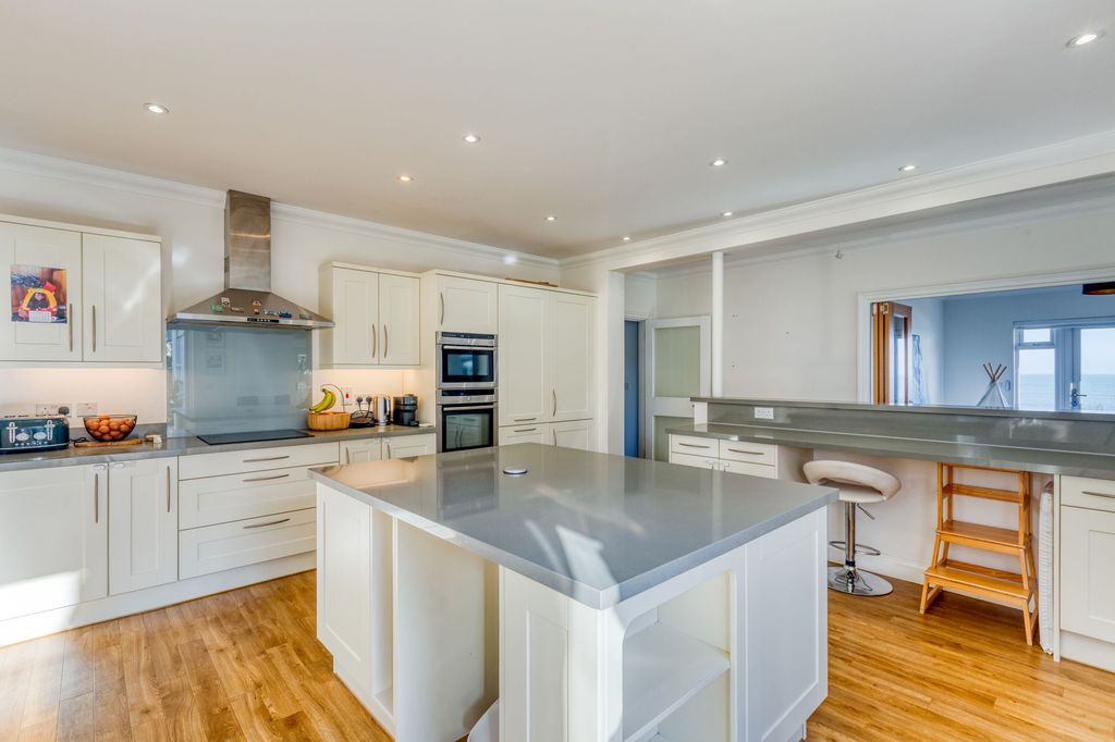 Additional image 8 of 5 bed detached house for saleLa Mielle Du Parcq, Grouville JE3