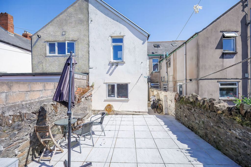 Additional image 29 of 4 bed terraced house for saleMackintosh Place, Roath, Cardiff CF24