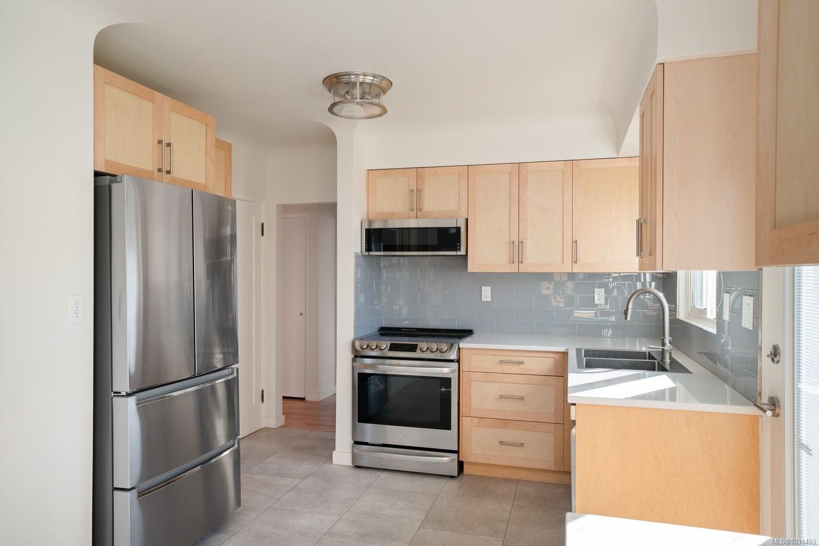 Additional image 4 of 354 Foul Bay Road, Victoria, BC, V8S 4G8