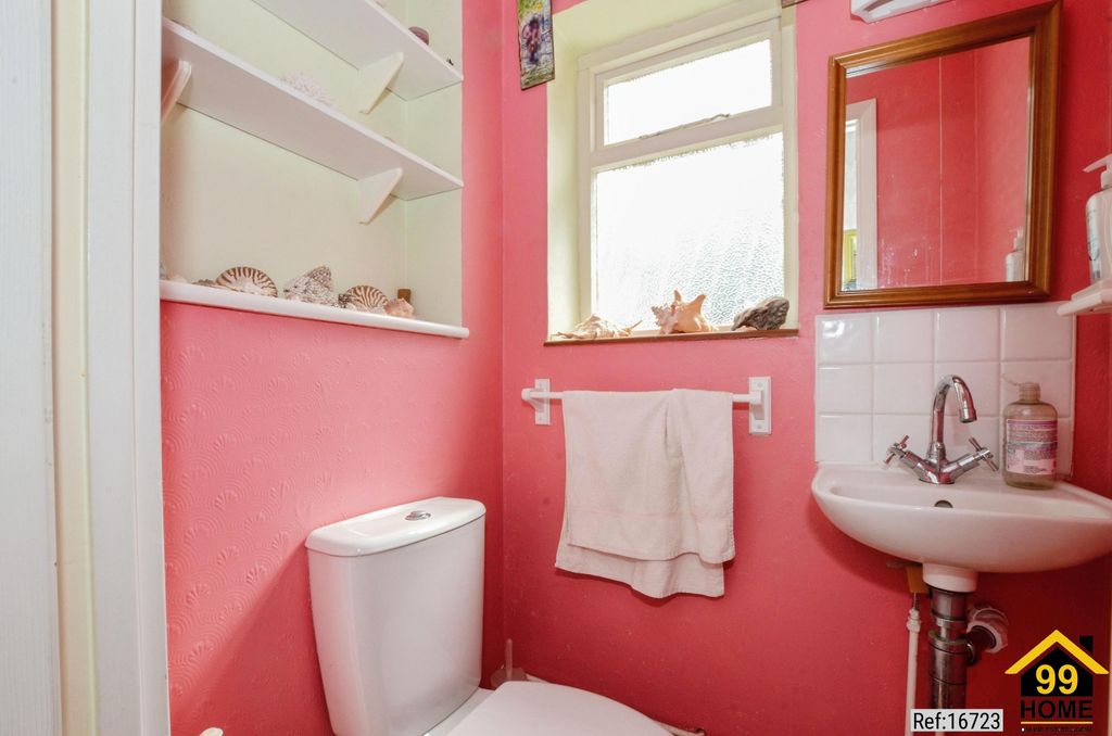 Additional image 7 of 5 bed detached house for saleTower Close, Berkhamsted, Hertfordshire HP4