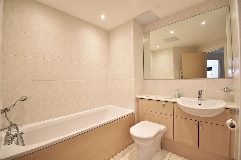 Additional image 8 of 2 bed flat for saleLondon Road, Alderley Edge SK9