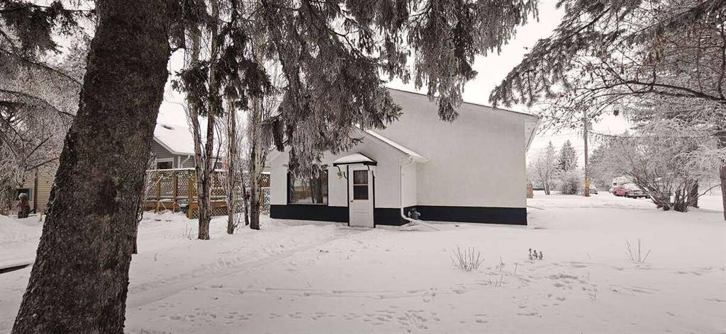 5489 51 Avenue, Lacombe, AB, T4L 1K9