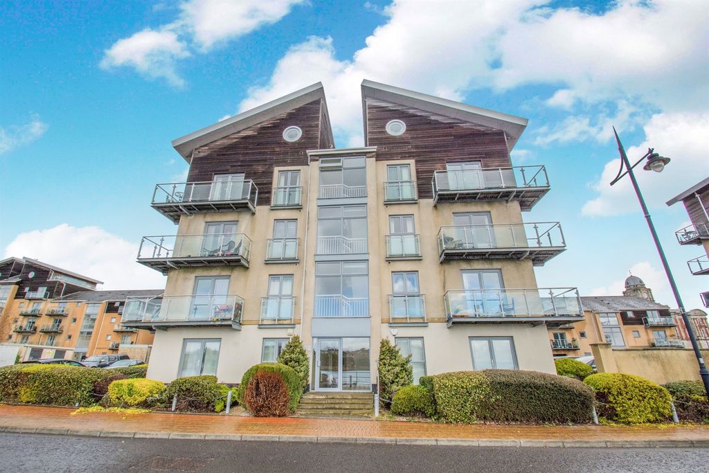 2 bed flat for saleCei Dafydd, Barry CF63