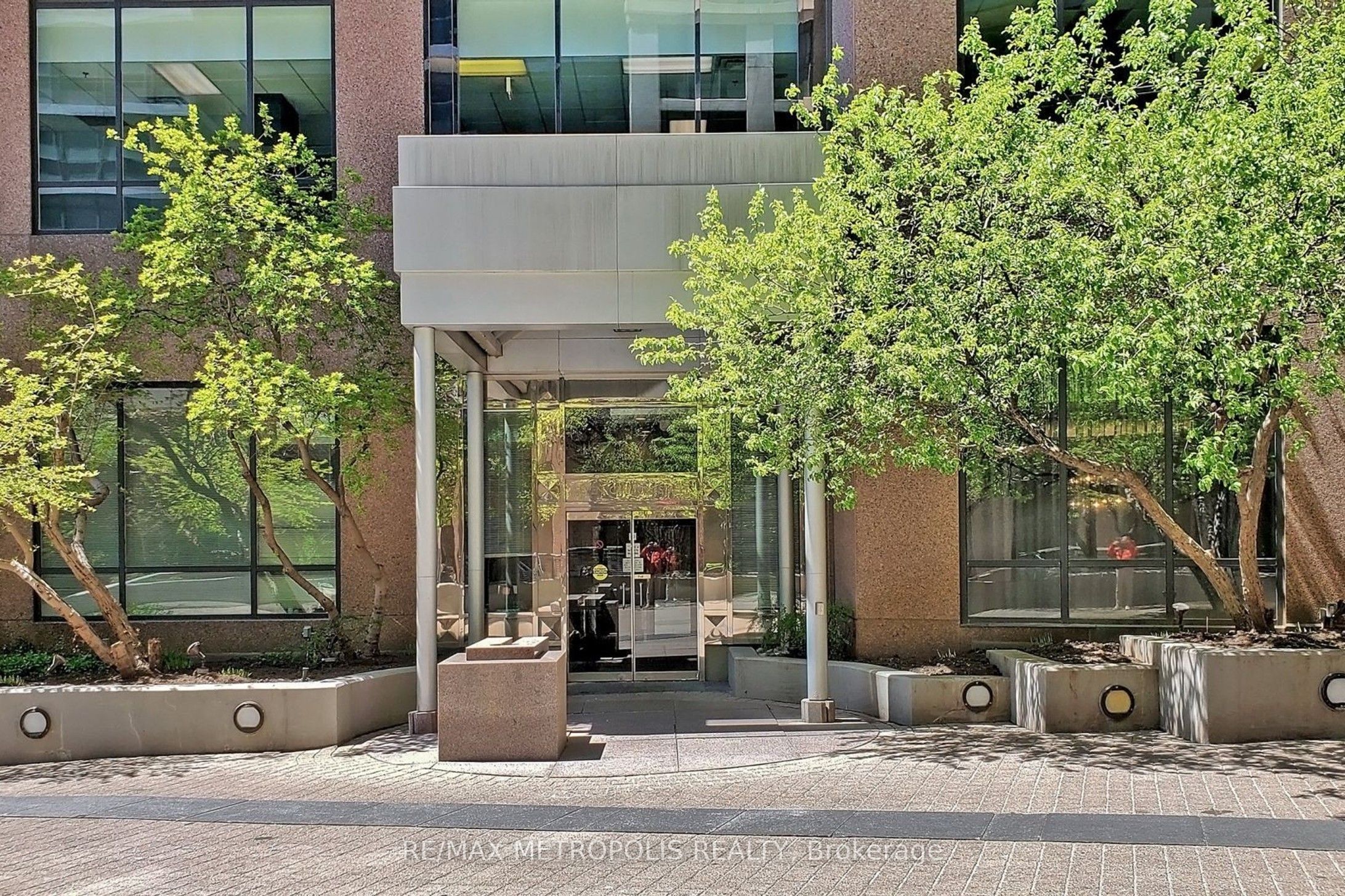 Additional image 5 of 1516-7 Carlton Street, Toronto, ON, M5B 2M3