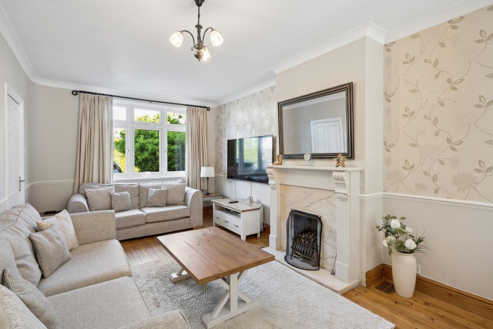 Additional image 4 of 4 bed semi-detached house for saleChestnut Close, Amersham HP6