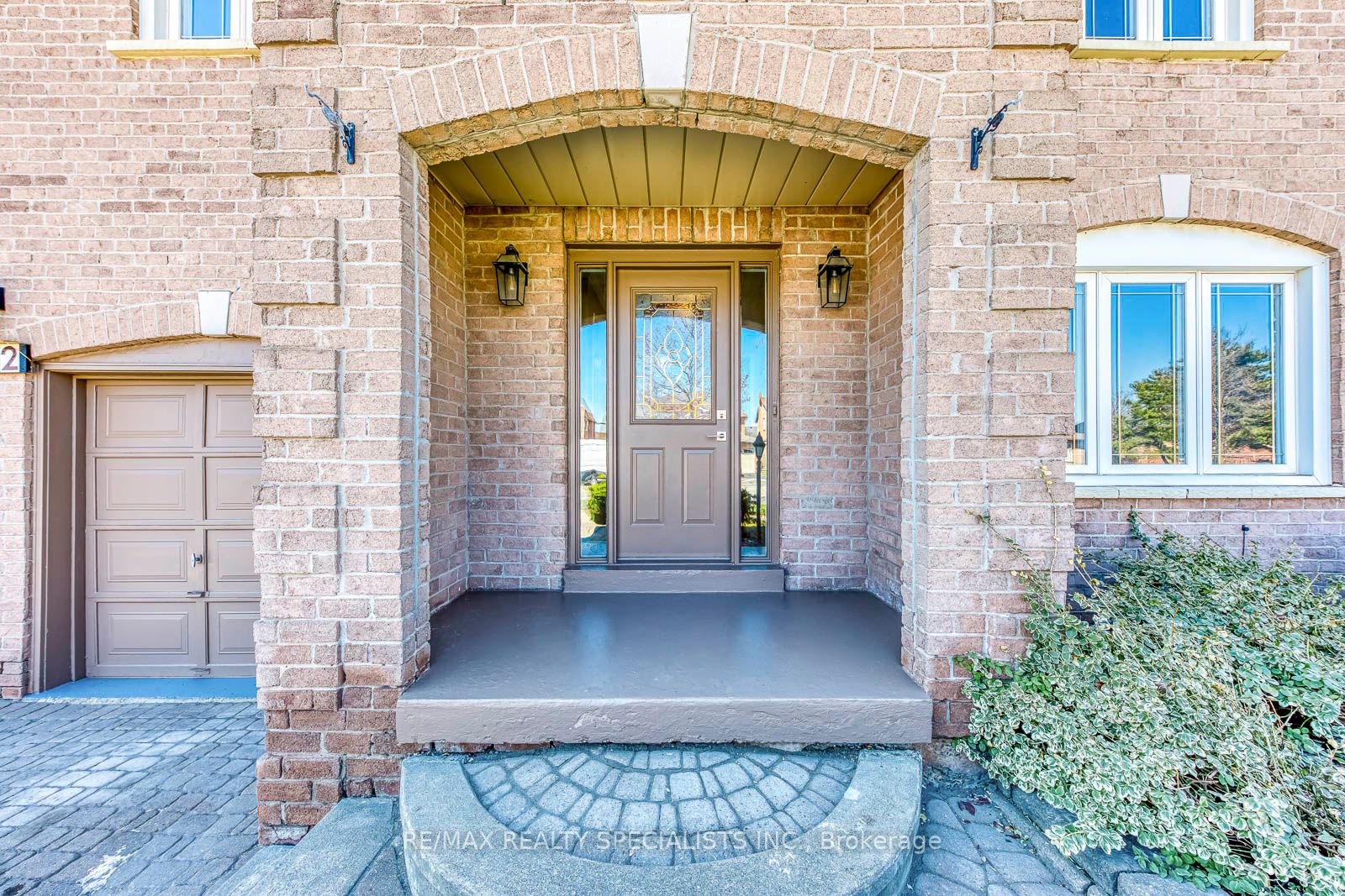 Additional image 3 of 102 Sunforest Drive, Brampton, ON, L6Z 4B2
