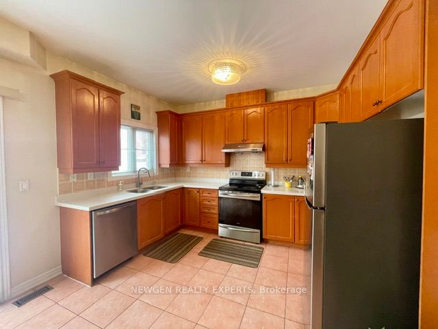 Additional image 4 of #Upper-42 Crystalview Crescent, Brampton, ON, L6P 2R7