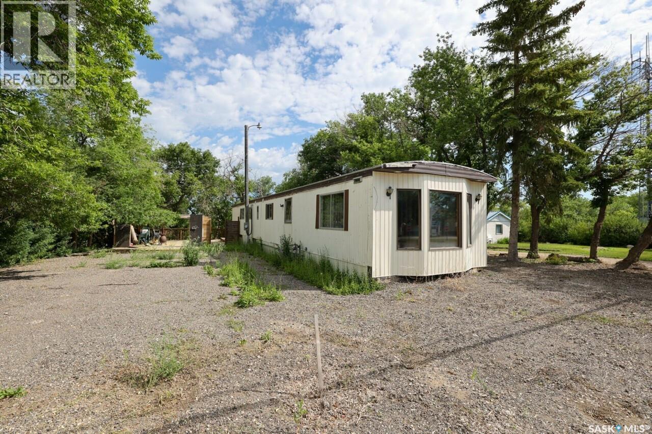 104 Nicoll AVENUE