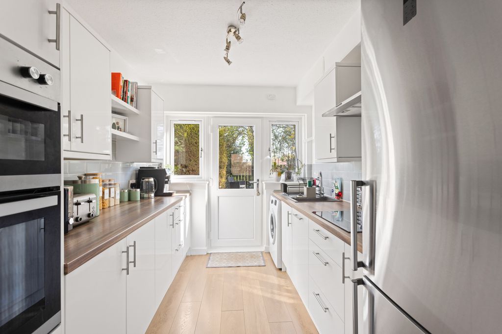 Additional image 6 of 2 bed flat for sale50 Cairns Drive, Balerno, Edinburgh EH14