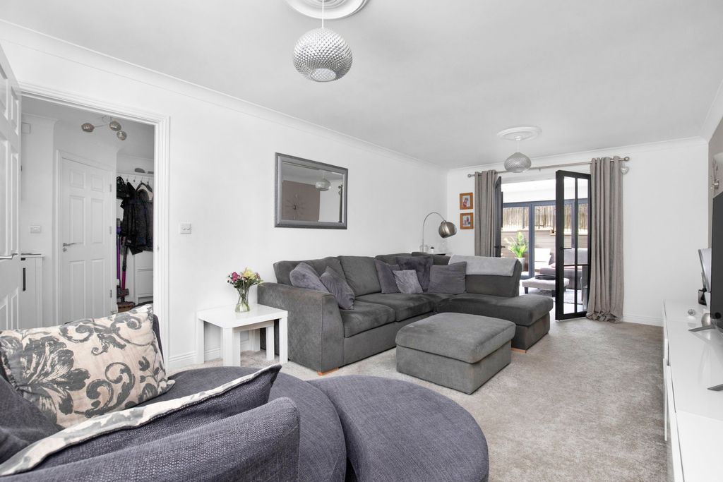 Additional image 13 of 5 bed detached house for saleConnaught Way, Alton GU34