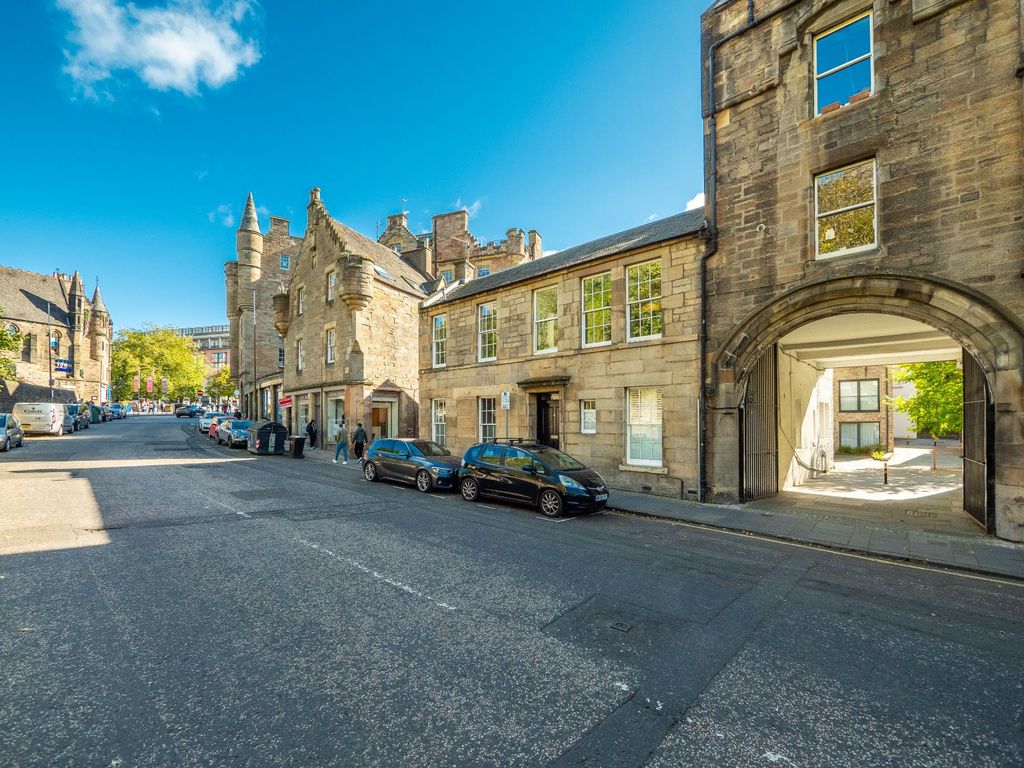 1 bed flat for sale2/2 King's Stables Road, Edinburgh EH1