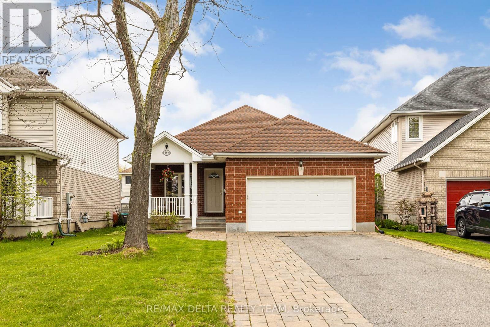 859 GIANT CEDARS CRESCENT