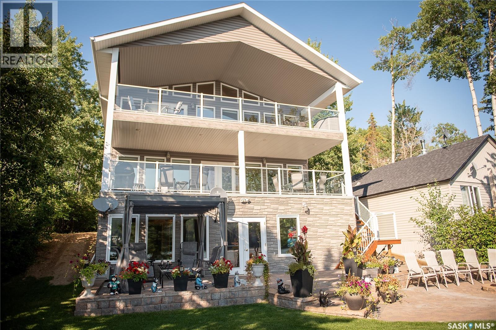 53 Lakeside DRIVE