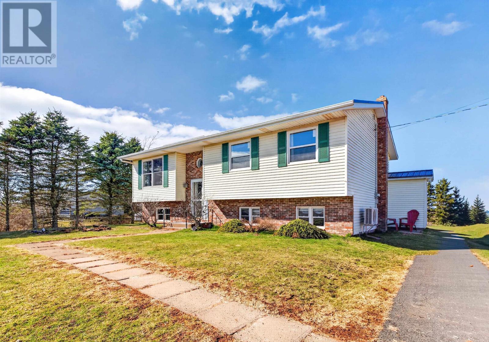 816 Rte 225