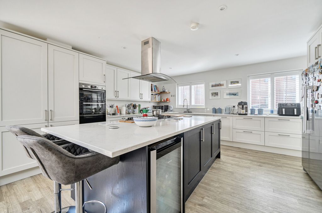 Additional image 4 of 3 bed detached house for saleQuiller Avenue, Arborfield Green, Reading, Berkshire RG2