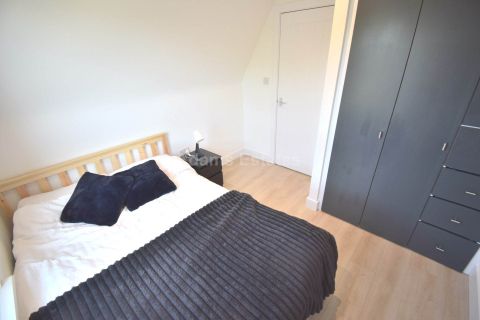 Studio 6, Cholmeley Road, Reading RG1, Studio to rent