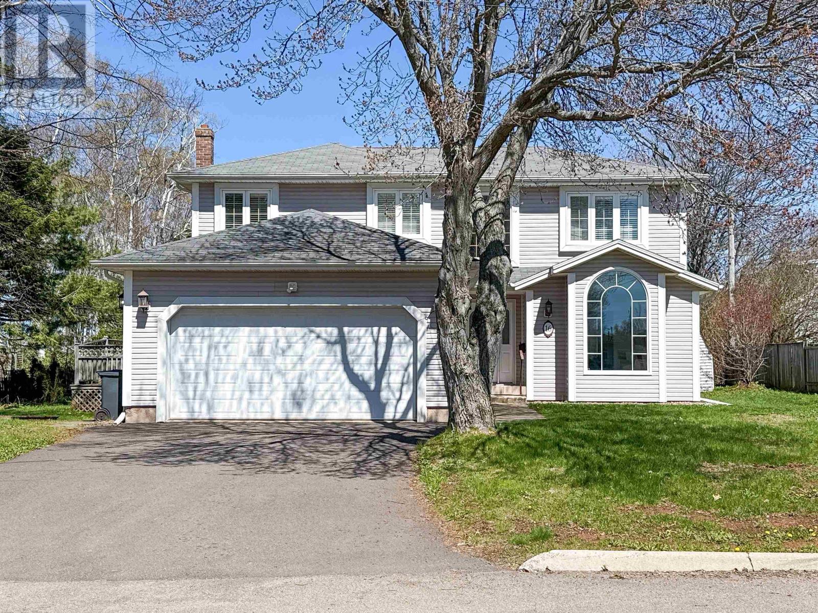 16 Lansdowne Avenue