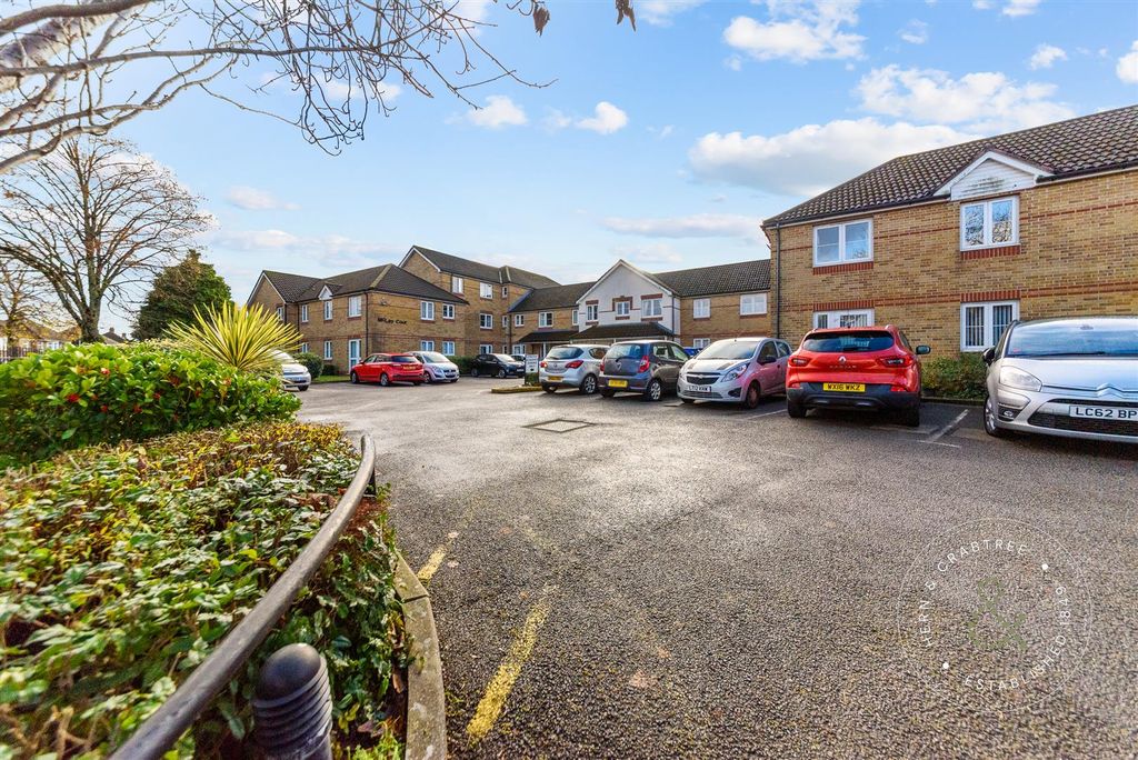 1 bed flat for saleMclay Court, St. Fagans Road, Fairwater, Cardiff CF5