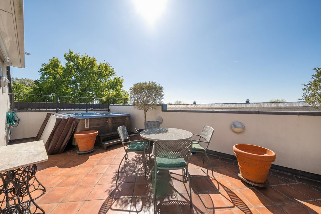 Additional image 4 of 3 bed flat for saleOverbury Avenue, Beckenham BR3