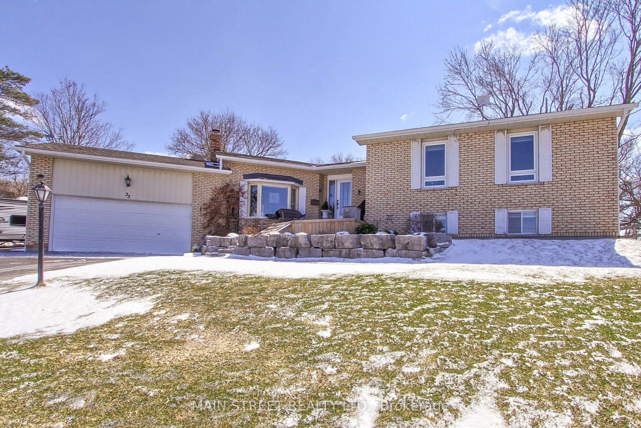 33 Avonlea Road E, Uxbridge, ON, L0C 1C0