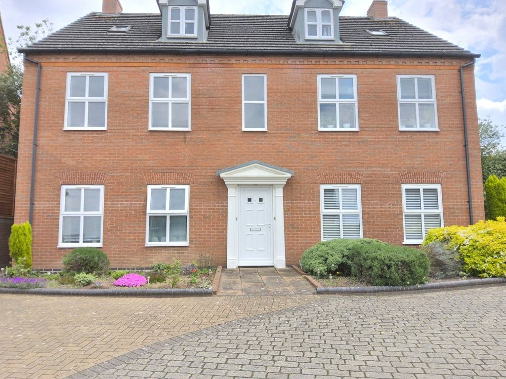 2 bed flat for saleRavenswood Gardens, Stonydelph Lane, Wilnecote, Tamworth B77