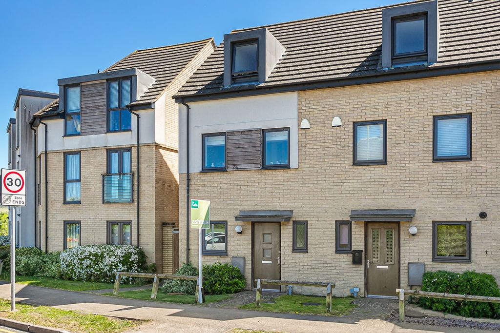 3 bed semi-detached house for saleClothall Corner, Baldock SG7