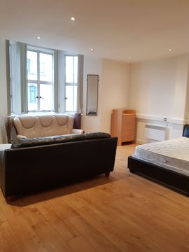 Castle Street, Swansea SA1, Studio to rent
