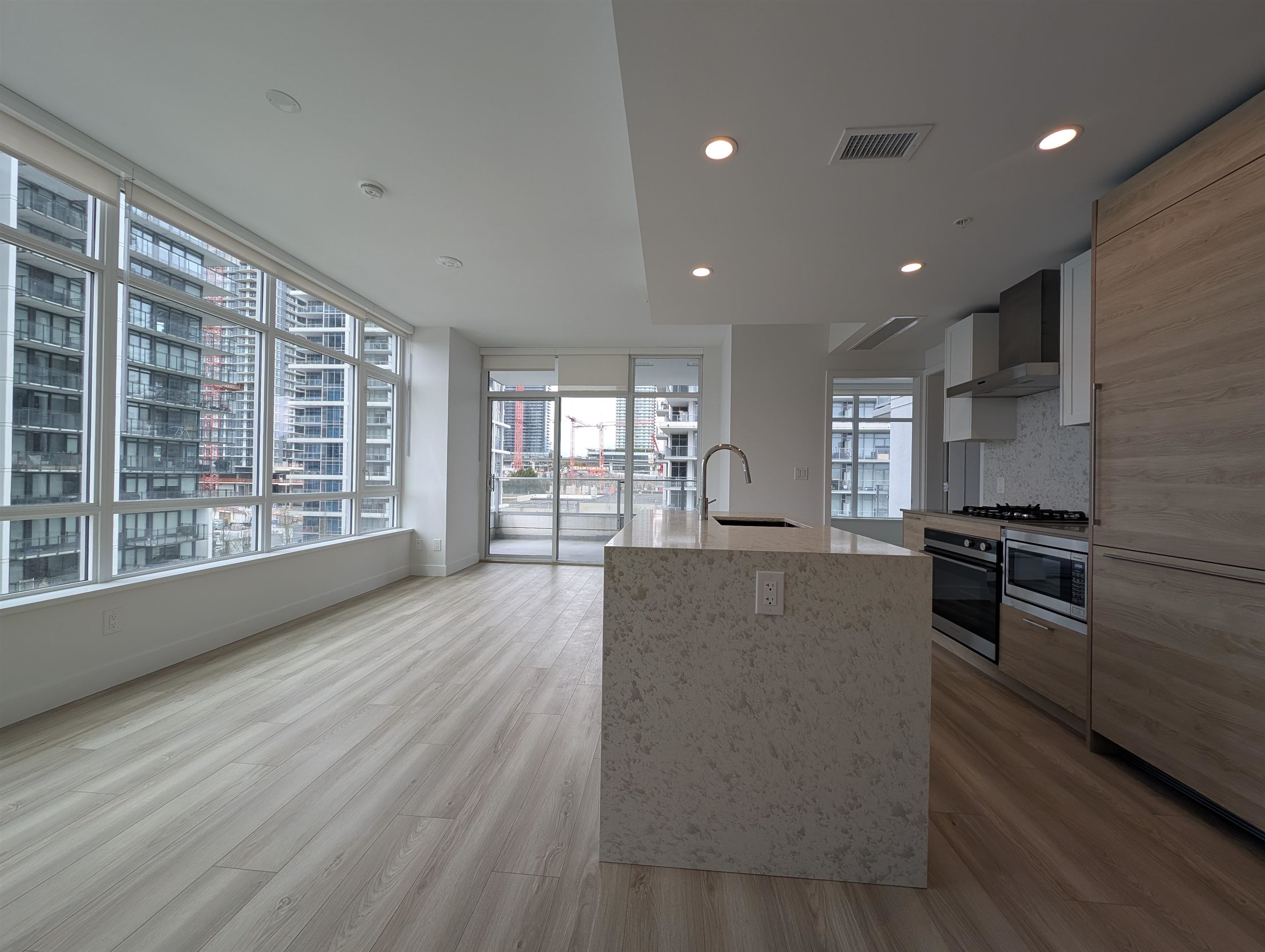 Additional image 3 of 801-2381 Beta Avenue, Burnaby, BC, V5C 5N1