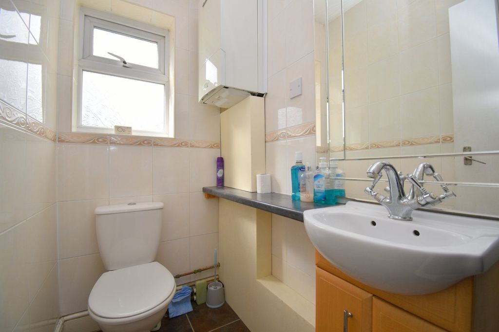 Additional image 15 of 4 bed flat for saleMarket Square, Biggleswade SG18