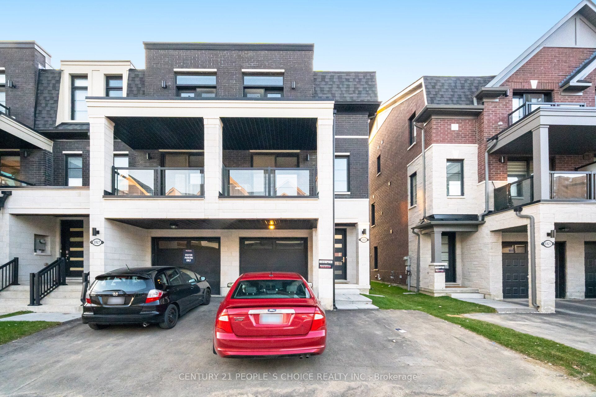 5925 Saigon Street, Mississauga, ON, L5V 2V9