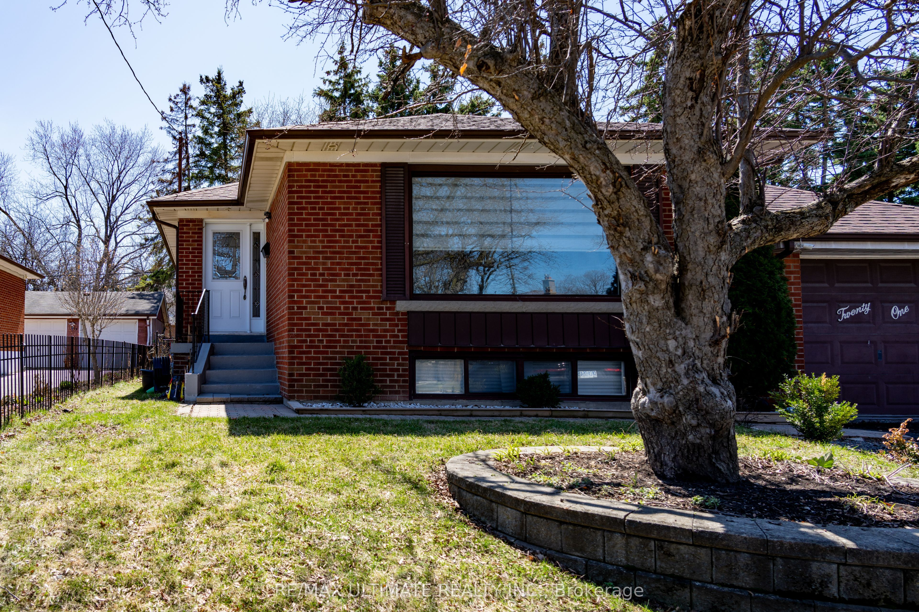 Additional image 4 of 21 Benway Drive, Toronto, ON, M9W 1Z2