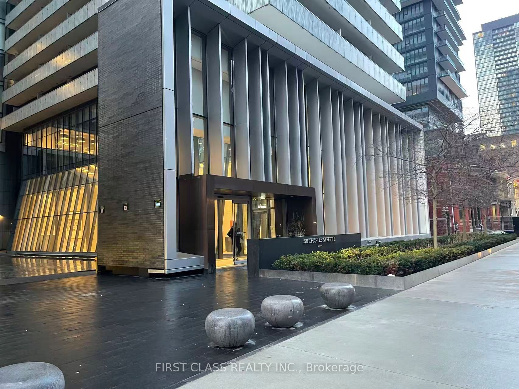 1605-50 Charles Street E, Toronto, ON, M4Y 0C3