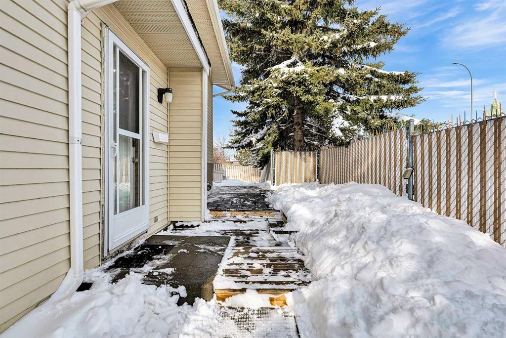 Additional image 3 of 295 Edgepark Boulevard NW, Calgary, AB, T3A4K4